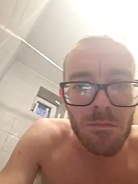 Snapshot of 948197 chatting on 12-02-25, 02:56 948197 online show from 12-02-25, 02:56