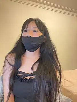 Minnie-2025 online show from 06-13-26, 04:27
