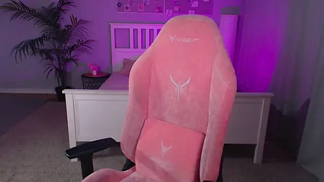 Barbara Brylska online show from 10-16-25, 02:07