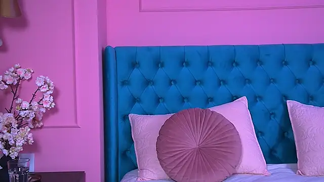 AlyraRose online show from 10-07-25, 04:04