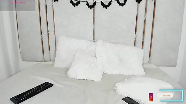 Lilith dry online show from 10-30-25, 01:56