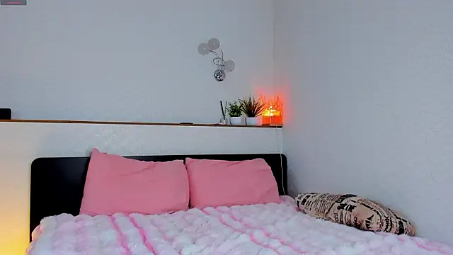 charlottacardi online show from 10-02-25, 07:15