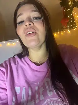 Snapshot of sarahreyess_11 chatting on 12-22-25, 02:30 sarahreyess 11 online show from 12-22-25, 02:30