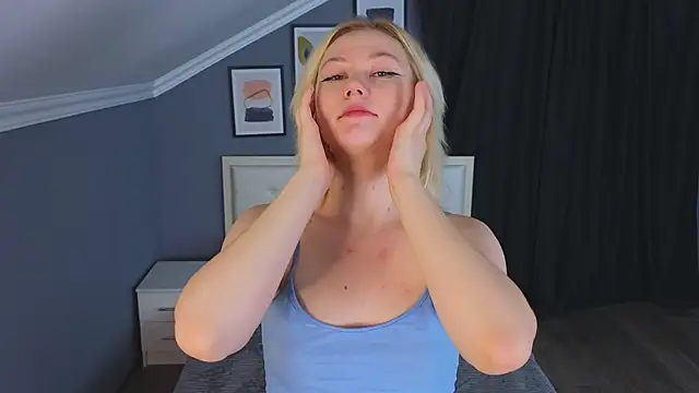 Snapshot of Violet_Willis chatting on 09-17-25, 03:14 Violet Willis online show from 09-17-25, 03:14