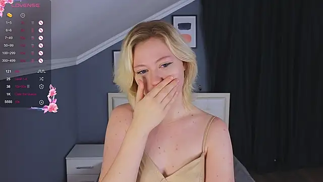 Snapshot of Violet_Willis chatting on 10-01-25, 03:07 Violet Willis online show from 10-01-25, 03:07