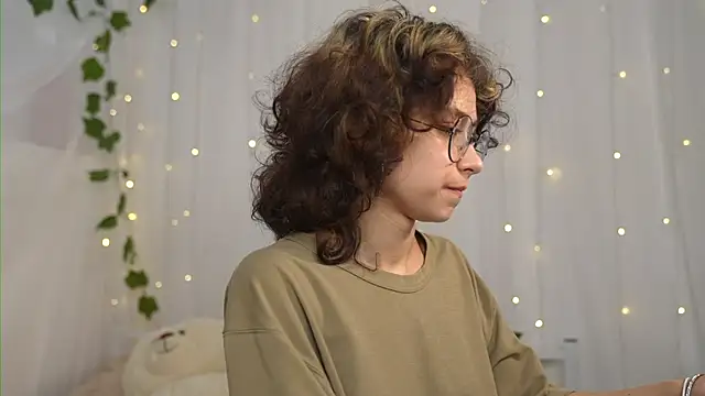 MimiLicks online show from 09-19-25, 09:00