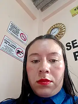 Snapshot of Hannah-colx chatting on 10-13-25, 01:11 Hannah-colx online show from 10-13-25, 01:11