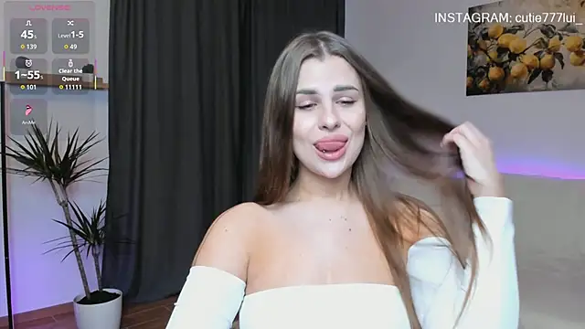 Cutie Lui  online show from 09-11-25, 03:17
