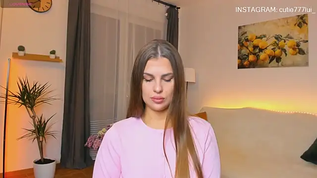 Cutie Lui  online show from 09-23-25, 08:50