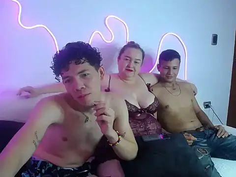 Snapshot of brutal_dirty_sex chatting on 09-18-25, 02:30 brutal dirty sex online show from 09-18-25, 02:30