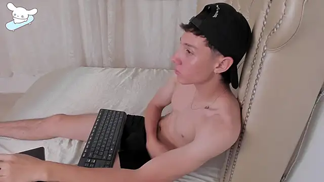 LittleDanny  online show from 10-04-25, 03:54