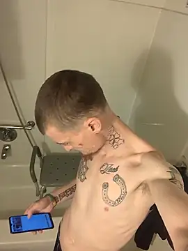 jizzyglizzy92 online show from 03-30-26, 01:01