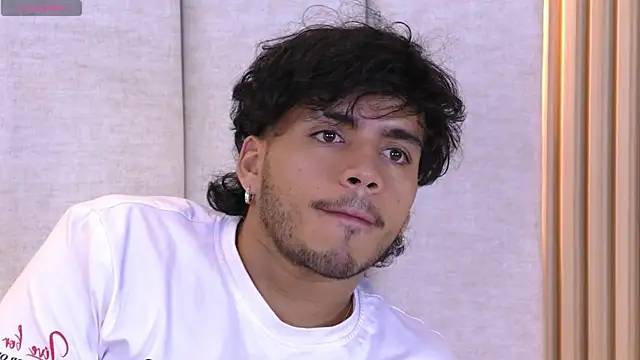 Snapshot of AlexanderJordan chatting on 09-11-25, 01:06 AlexanderJordan online show from 09-11-25, 01:06