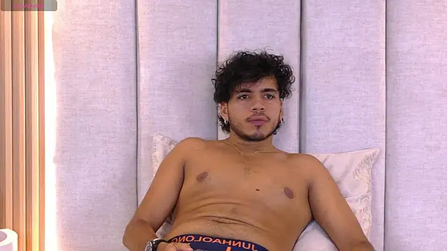 Snapshot of AlexanderJordan chatting on 09-22-25, 04:09 AlexanderJordan online show from 09-22-25, 04:09