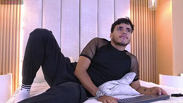 Snapshot of AlexanderJordan chatting on 10-04-25, 07:12 AlexanderJordan online show from 10-04-25, 07:12