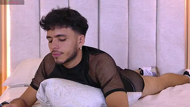 Snapshot of AlexanderJordan chatting on 10-18-25, 08:53 AlexanderJordan online show from 10-18-25, 08:53