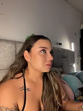 Snapshot of AnnyLopezzz_ chatting on 06-08-26, 06:25 AnnyLopezzz online show from 06-08-26, 06:25