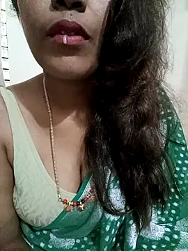 Snapshot of Spoorthi6_Kannada_Telugu chatting on 09-12-25, 03:17 Spoorthi6 Kannada Telugu online show from 09-12-25, 03:17