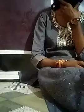 Idhika Handoo online show from 09-08-25, 05:23