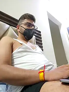 Snapshot of LoveGuruRA chatting on 10-13-25, 01:38 LoveGuruRA online show from 10-13-25, 01:38