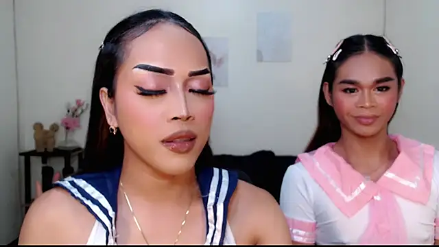 Snapshot of Lessandra_Lust chatting on 09-18-25, 04:42 Lessandra Lust online show from 09-18-25, 04:42