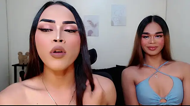 Snapshot of Lessandra_Lust chatting on 09-20-25, 04:19 Lessandra Lust online show from 09-20-25, 04:19