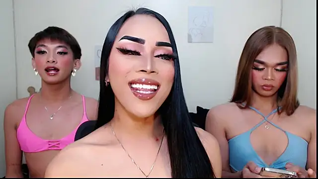 Snapshot of Lessandra_Lust chatting on 09-26-25, 03:38 Lessandra Lust online show from 09-26-25, 03:38