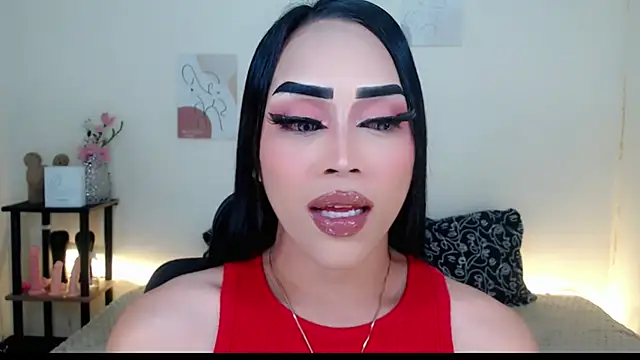 Snapshot of Lessandra_Lust chatting on 10-10-25, 11:04 Lessandra Lust online show from 10-10-25, 11:04