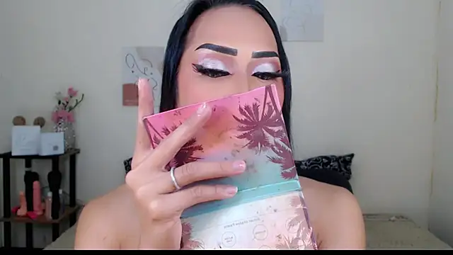 Snapshot of Lessandra_Lust chatting on 10-13-25, 03:28 Lessandra Lust online show from 10-13-25, 03:28