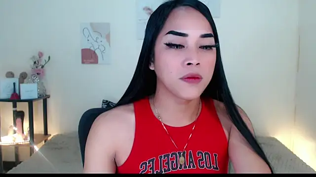 Snapshot of Lessandra_Lust chatting on 11-11-25, 12:54 Lessandra Lust online show from 11-11-25, 12:54