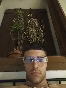 Snapshot of David_leons chatting on 05-25-26, 10:38 David leons online show from 05-25-26, 10:38