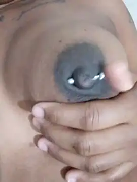 nessinha12 online show from 10-30-25, 07:43