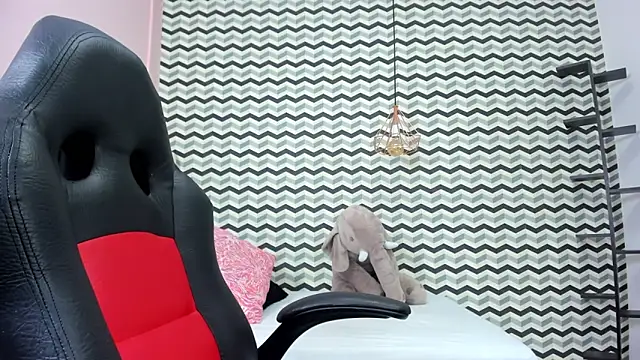 MOLLYSPENCER1 online show from 10-30-25, 07:25