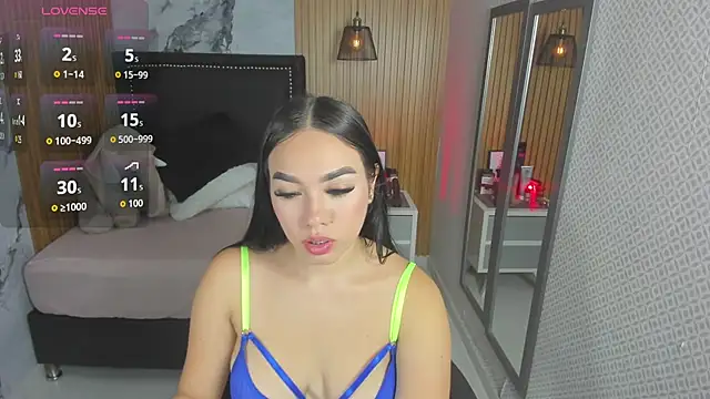 MOLLYSPENCER1 online show from 04-12-26, 06:46