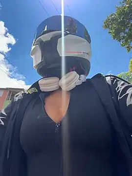 AlannaEvons online show from 04-01-26, 06:16