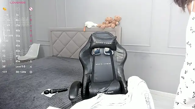 Yunleah online show from 09-22-25, 01:29