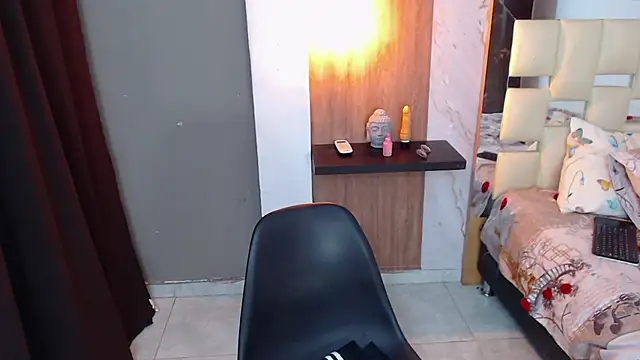 Snapshot of honeymoon_12 chatting on 09-09-25, 06:13 honeymoon 12 online show from 09-09-25, 06:13