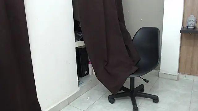 Snapshot of honeymoon_12 chatting on 09-14-25, 02:44 honeymoon 12 online show from 09-14-25, 02:44