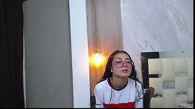 Snapshot of honeymoon_12 chatting on 09-21-25, 03:41 honeymoon 12 online show from 09-21-25, 03:41