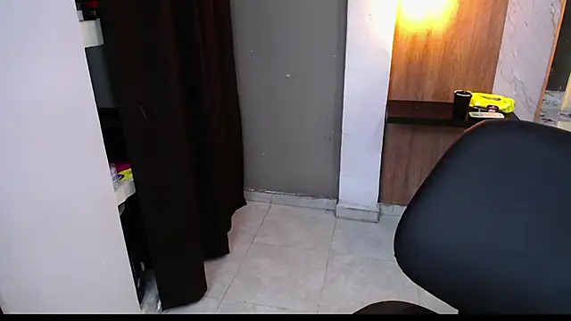 Snapshot of honeymoon_12 chatting on 10-11-25, 04:55 honeymoon 12 online show from 10-11-25, 04:55