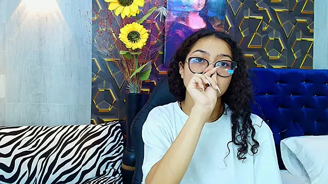 Snapshot of honeymoon_12 chatting on 10-14-25, 01:06 honeymoon 12 online show from 10-14-25, 01:06