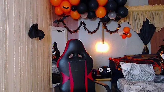 Snapshot of honeymoon_12 chatting on 10-21-25, 02:56 honeymoon 12 online show from 10-21-25, 02:56