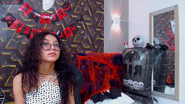 Snapshot of honeymoon_12 chatting on 10-22-25, 08:03 honeymoon 12 online show from 10-22-25, 08:03