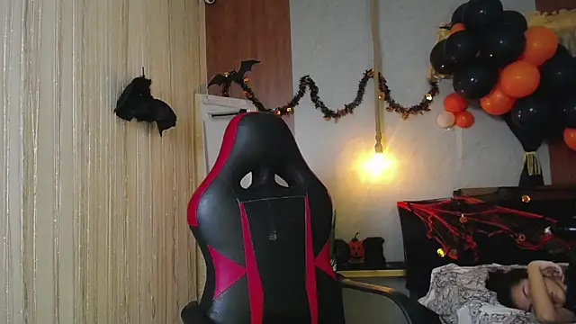 Snapshot of honeymoon_12 chatting on 10-31-25, 02:56 honeymoon 12 online show from 10-31-25, 02:56