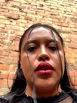 -Mia1 online show from 10-31-25, 03:24