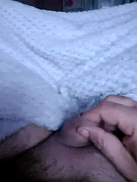 Snapshot of bajoderx585Oregano chatting on 11-23-25, 06:35 bajoderx585Oregano online show from 11-23-25, 06:35