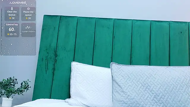 Ashley Evans22 online show from 12-22-25, 09:12