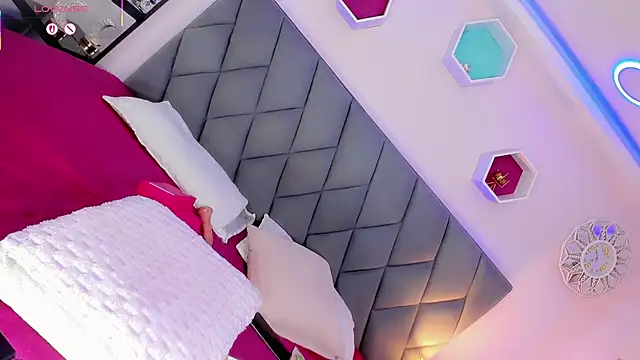 Amira Ember online show from 02-06-26, 09:07