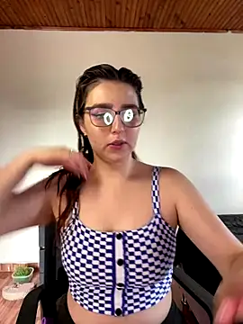 CoraVibes online show from 09-28-25, 07:52