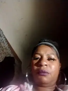 Snapshot of Ladiv33 chatting on 11-02-25, 05:59 Ladiv33 online show from 11-02-25, 05:59